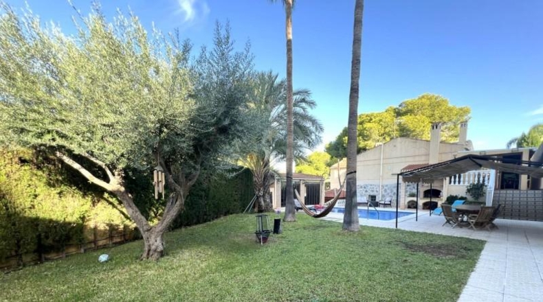 Аликанте - Torrevieja - 827m2
