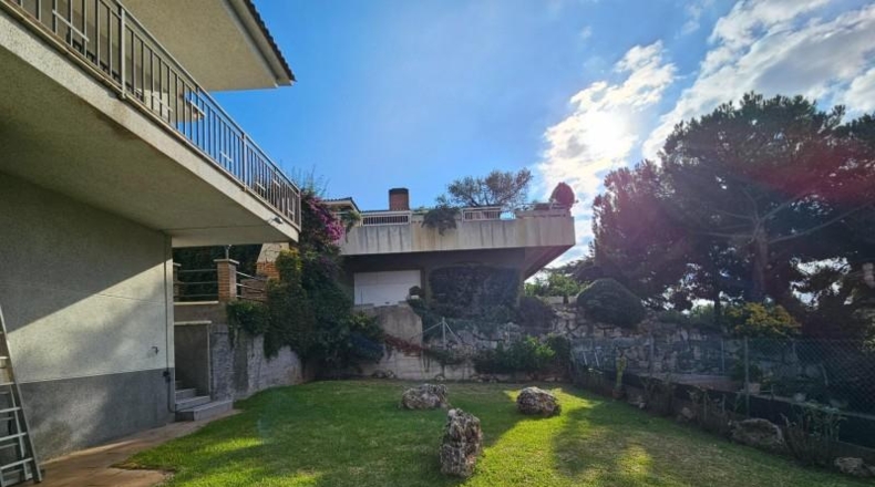 Barcelona - Canovelles - 625m2