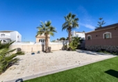 Chalet independiente con terreno en venta en la España, Benijófar, ref: TR398833 foto