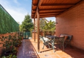 Chalet independiente con terreno en venta en la España, Zaragoza, ref: TR405047 foto