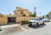 Chalet independiente con terreno en venta en la España, Torrevieja, ref: TR265408 foto