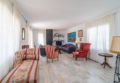 Chalet independiente con terreno en venta en la España, Torrevieja, ref: TR265408 foto