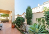 Chalet independiente con terreno en venta en la España, Torrevieja, ref: TR265408 foto
