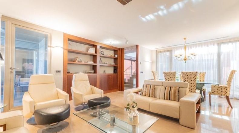 Валенсия - Gandía - 484m2