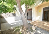Дом с участком на продажу в городе Castellet Фото
