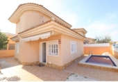 Chalet independiente con terreno en venta en la España, Torrevieja, ref: TR404196 foto