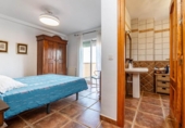 Chalet independiente con terreno en venta en la España, La Zubia, ref: TR248719 foto