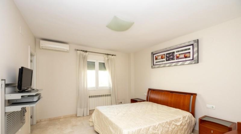 Гранада - La Zubia - 378m2