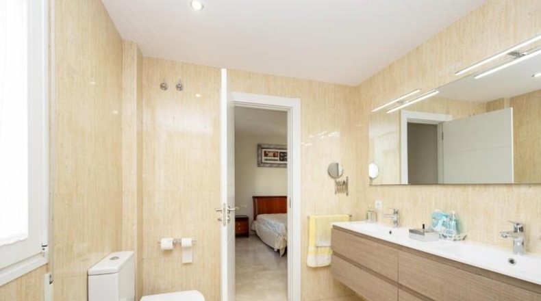 Гранада - La Zubia - 378m2