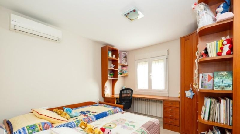 Гранада - La Zubia - 378m2