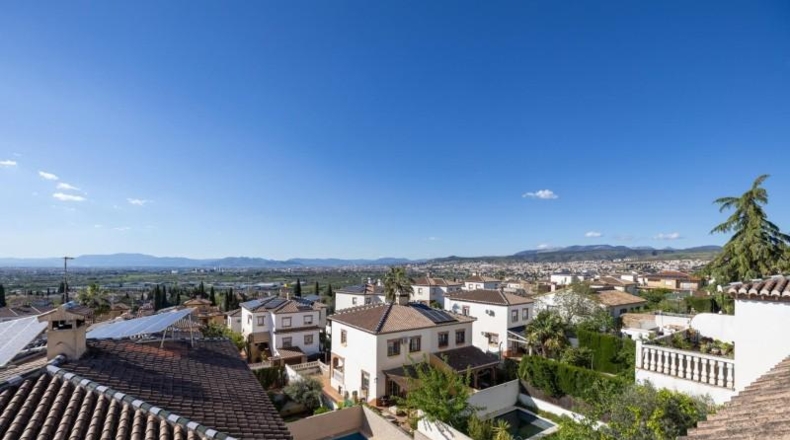 Гранада - La Zubia - 378m2