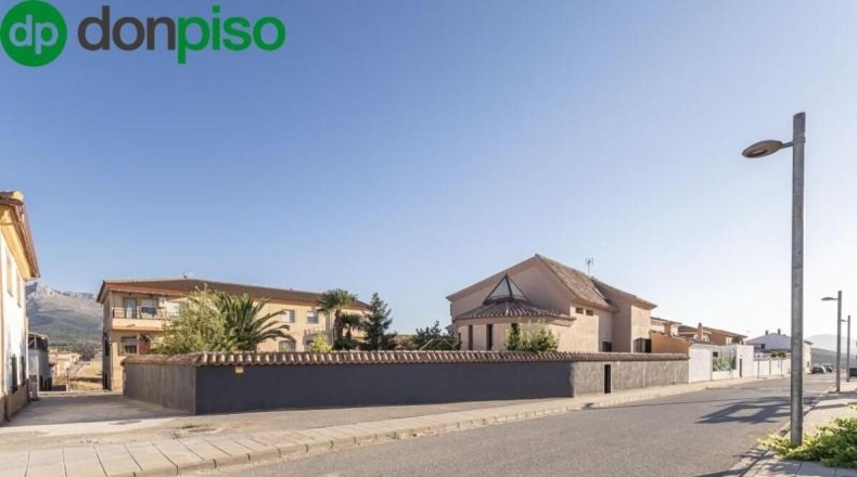 Granada - Iznalloz - 674m2