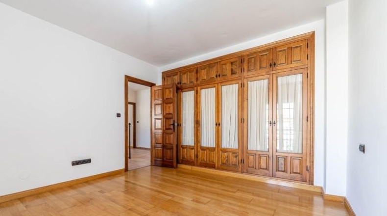 Гранада - Santa Fe - 564m2