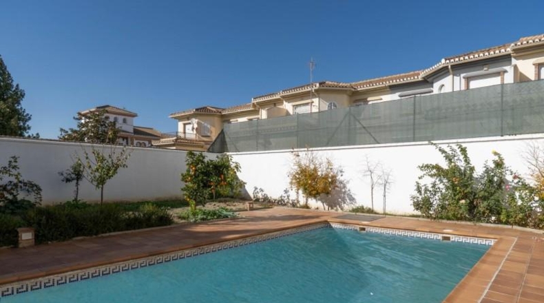 Гранада - Santa Fe - 564m2