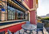 Chalet adosado con terreno en venta en Loja ref: TR404927 foto