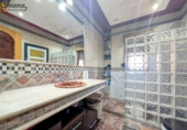 Chalet adosado con terreno en venta en Loja ref: TR404927 foto