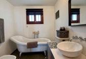Chalet independiente con terreno en venta en la España, San Bartolomé, ref: TR249374 foto