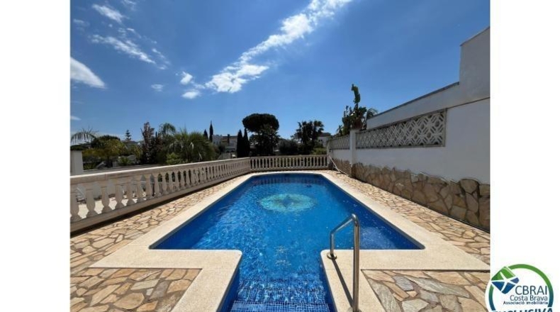 Gerona - Empuriabrava - 542m2