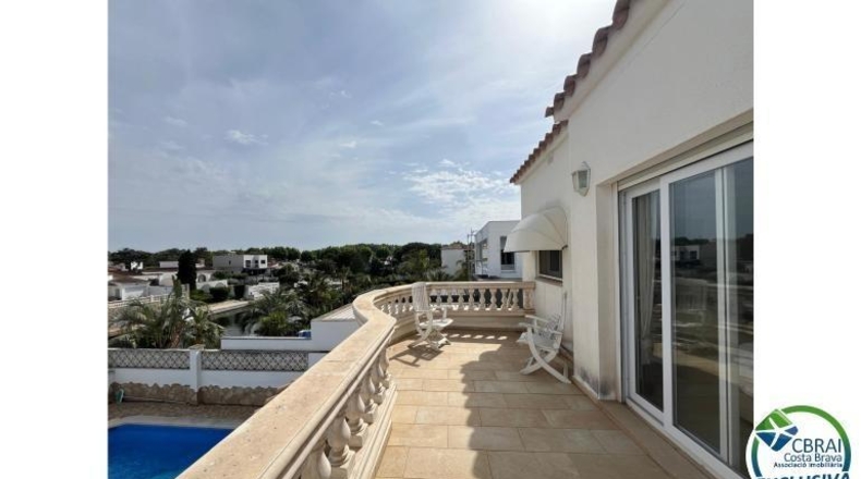 Gerona - Empuriabrava - 542m2