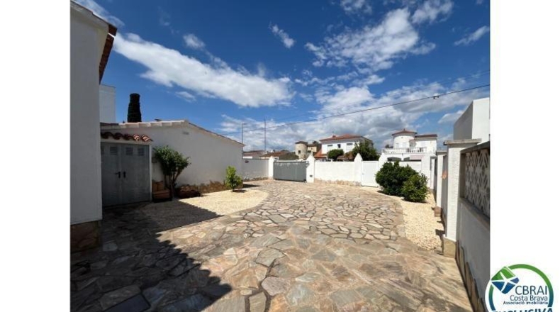 Gerona - Empuriabrava - 542m2