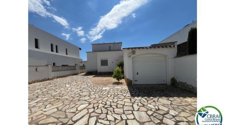 Gerona - Empuriabrava - 542m2