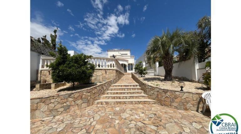 Gerona - Empuriabrava - 542m2