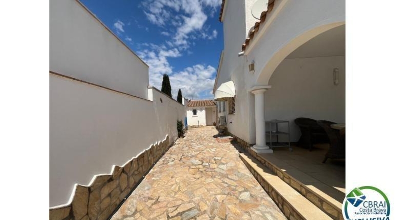 Gerona - Empuriabrava - 542m2