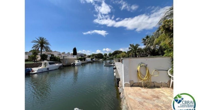 Gerona - Empuriabrava - 542m2