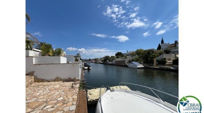 Gerona - Empuriabrava - 542m2