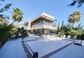 Chalet independiente con terreno en venta en la España, Alicante, ref: TR366100 foto