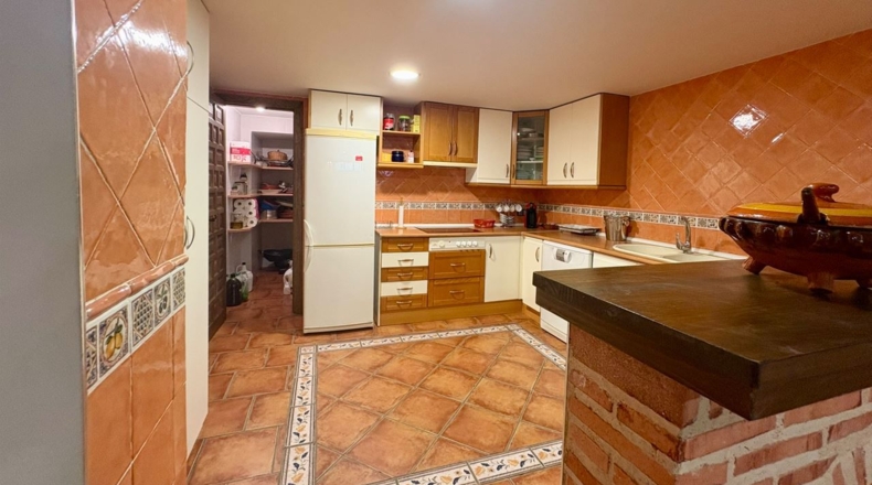 Ciudad Real - Valdepeñas - 763m2