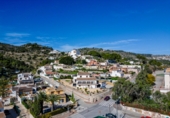 Вилла с участком на продажу в городе Jávea. Фото