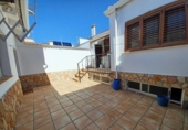Chalet adosado con terreno en venta en La Roda ref: TR405022 foto
