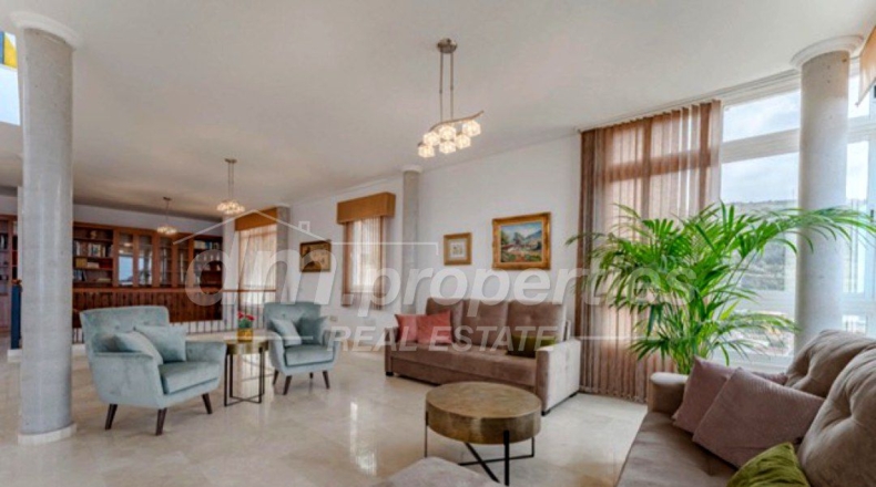 Las Palmas - Los Chorros - 750m2