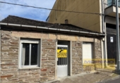 Загородный дом с участком на продажу в городе Vilar de Sarria Фото