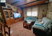 Отдельно стоящий дом с участком на продажу в городе Юнкос Фото