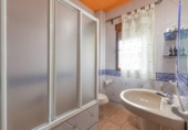 Chalet independiente con terreno en venta en la España, Dílar, ref: TR404516 foto