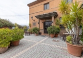 Chalet independiente con terreno en venta en la España, Dílar, ref: TR404516 foto