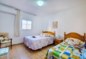Xalet independent amb terreny en venda a la España, Alcaucín, ref.: TR404517 foto