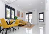Chalet independiente con terreno en venta en la España, Torrevieja, ref: TR350889 foto