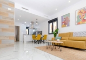 Chalet independiente con terreno en venta en la España, Torrevieja, ref: TR350889 foto