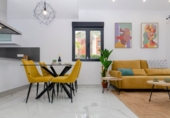 Chalet independiente con terreno en venta en la España, Torrevieja, ref: TR350889 foto