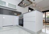 Chalet independiente con terreno en venta en la España, Torrevieja, ref: TR350889 foto