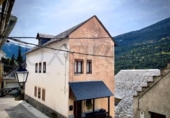 Дом с участком на продажу в городе Viella Фото