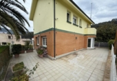 Chalet independiente con terreno en venta en la España, Castro-Urdiales, ref: TR404562 foto
