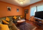 Отдельно стоящий дом с участком на продажу в городе Cacabelos Фото