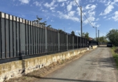 Отдельно стоящий дом с участком на продажу в городе Nalda. Фото