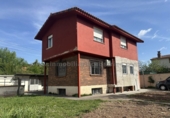 Отдельно стоящий дом с участком на продажу в городе Nalda. Фото