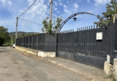 Отдельно стоящий дом с участком на продажу в городе Nalda. Фото
