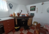 Отдельно стоящий дом с участком на продажу в городе Nalda. Фото